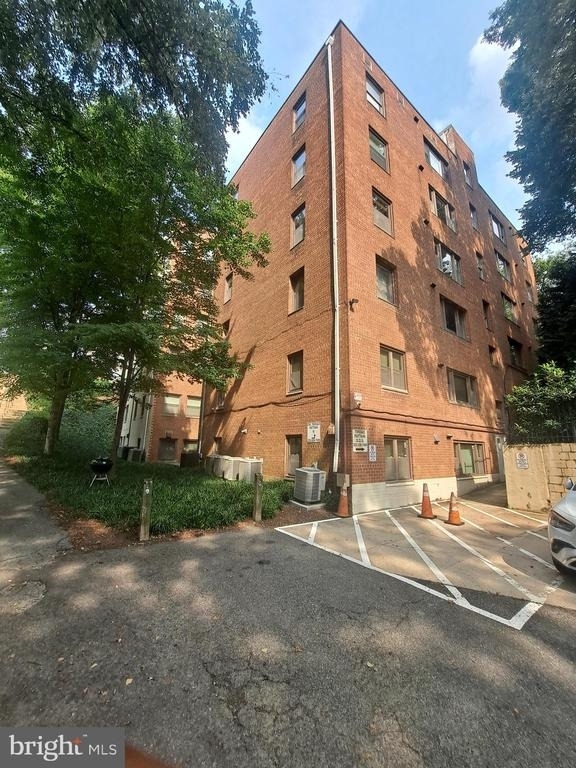 4840 Macarthur Boulevard Nw - Photo 40