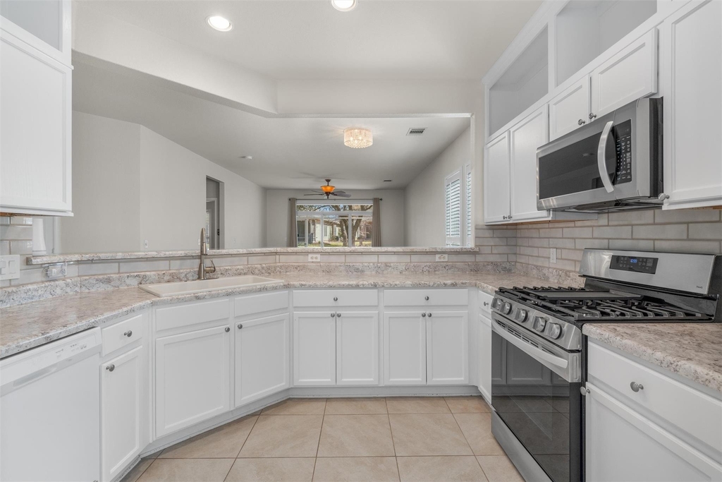 118 Portsmouth Dr - Photo 0