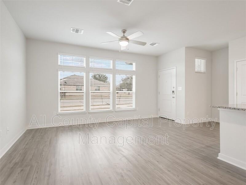 605 W South St N - Photo 3