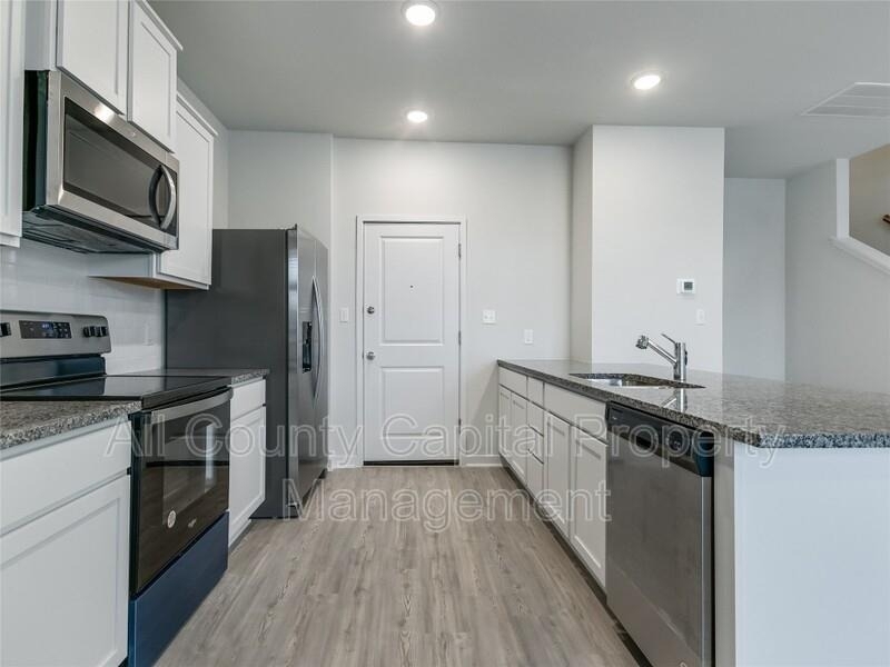 605 W South St N - Photo 2