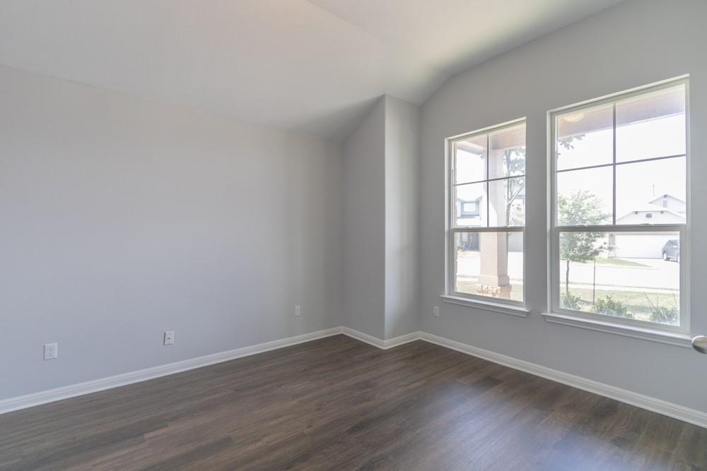 1411 Elbe St - Photo 7