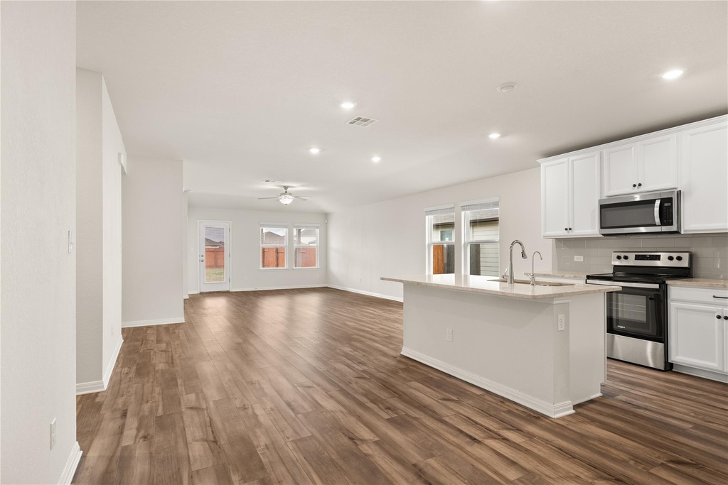 105 Saviano Rd - Photo 4