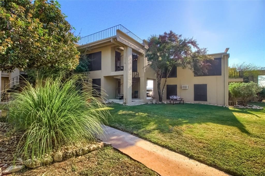 5914 Lago Vista Way - Photo 1