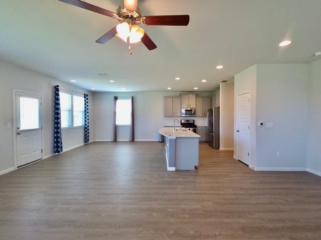 10400 Alemoor Dr - Photo 4