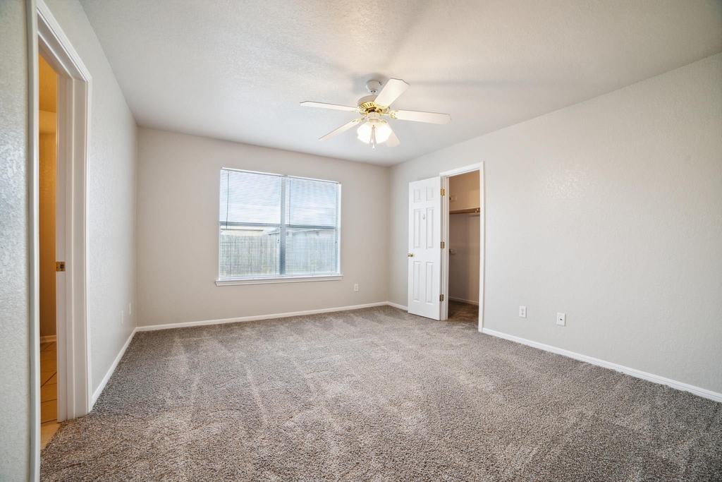 319 Cedar Ridge Dr - Photo 17