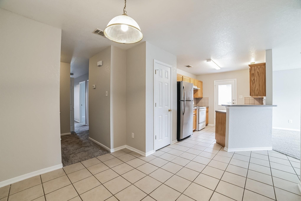 319 Cedar Ridge Dr - Photo 10