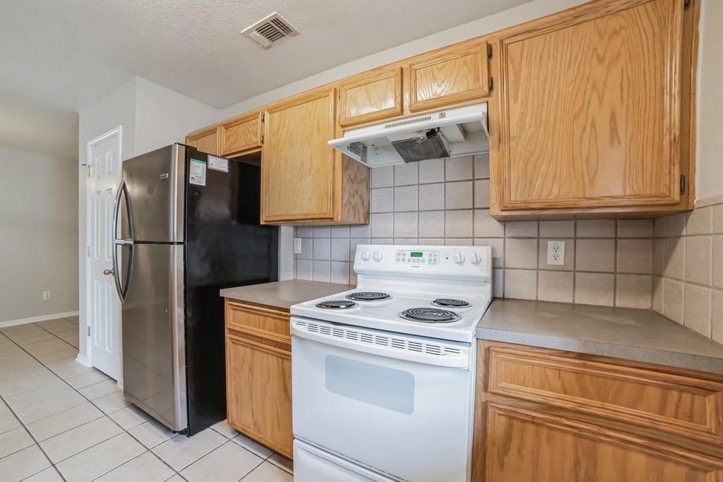 319 Cedar Ridge Dr - Photo 9