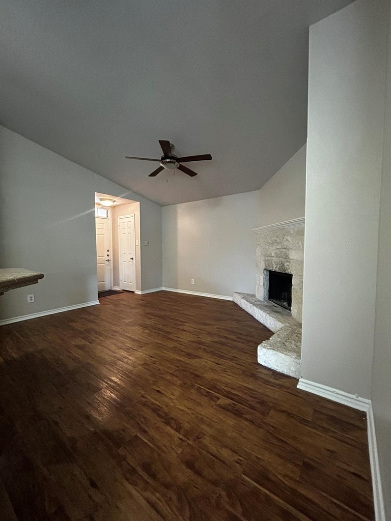 6804 N Capital Of Texas Highway - Photo 2