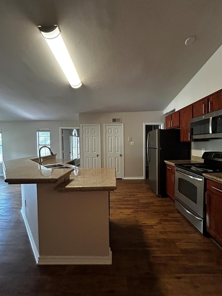 6804 N Capital Of Texas Highway - Photo 6