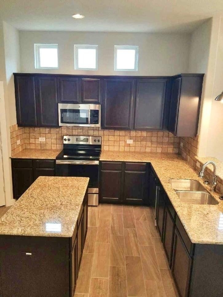 160 Lakeview Ct - Photo 2