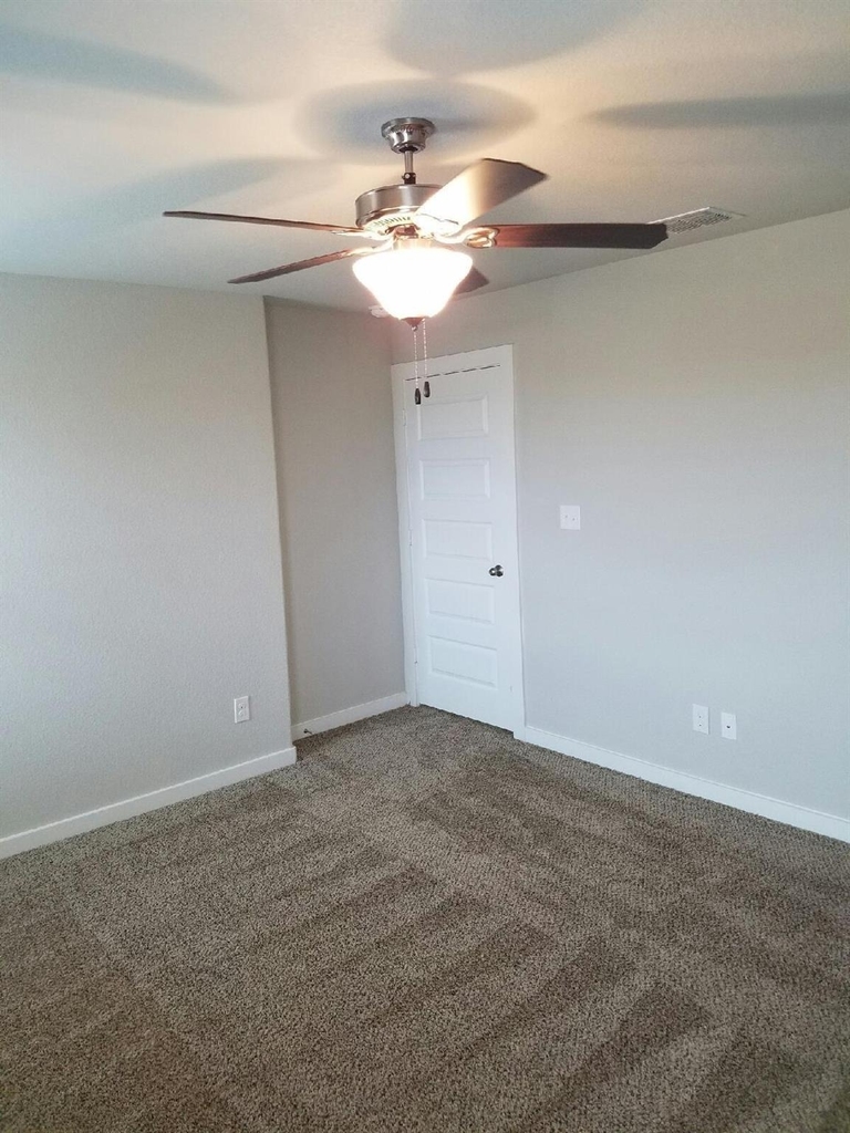 160 Lakeview Ct - Photo 7