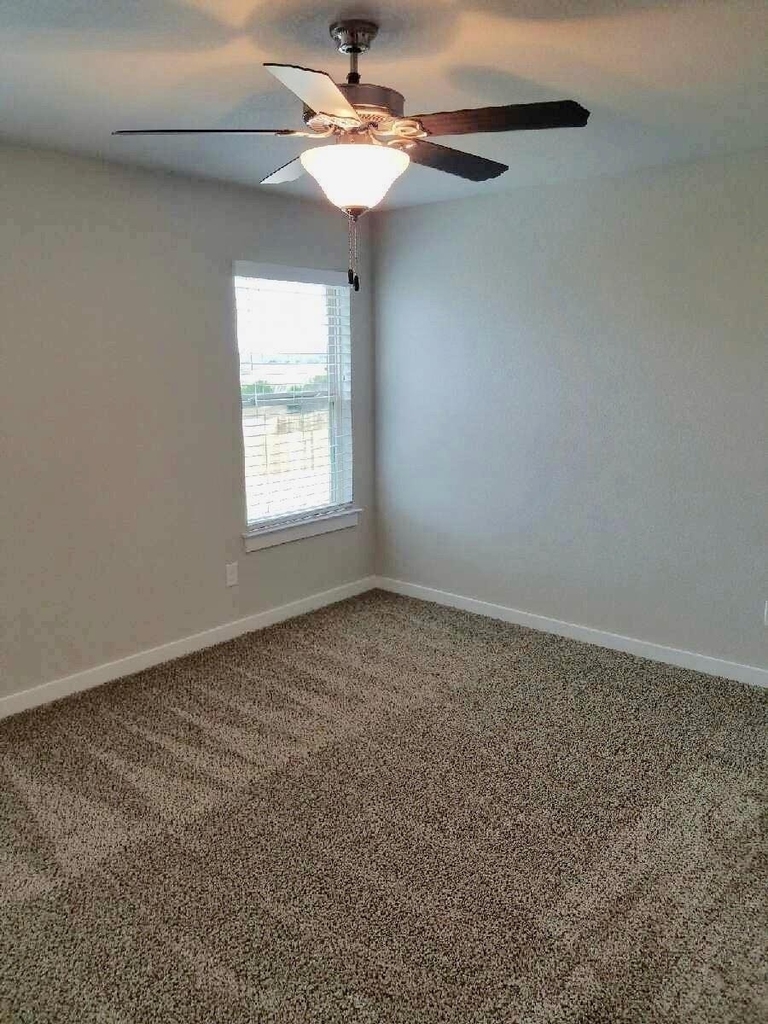 160 Lakeview Ct - Photo 6