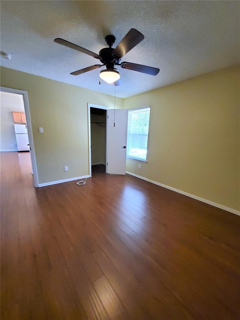 11905 Bell Ave - Photo 11