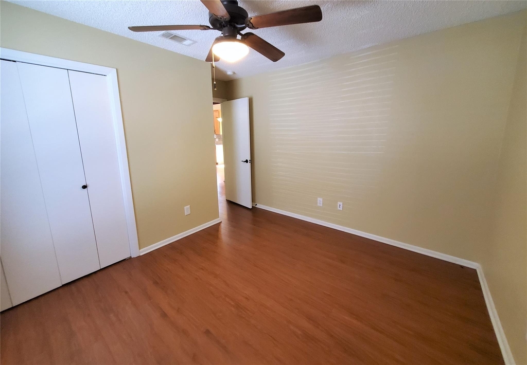 11905 Bell Ave - Photo 6