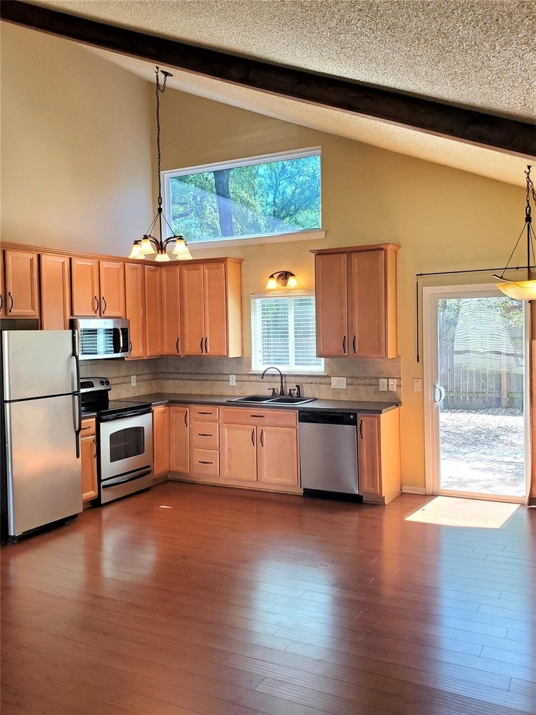 11905 Bell Ave - Photo 5