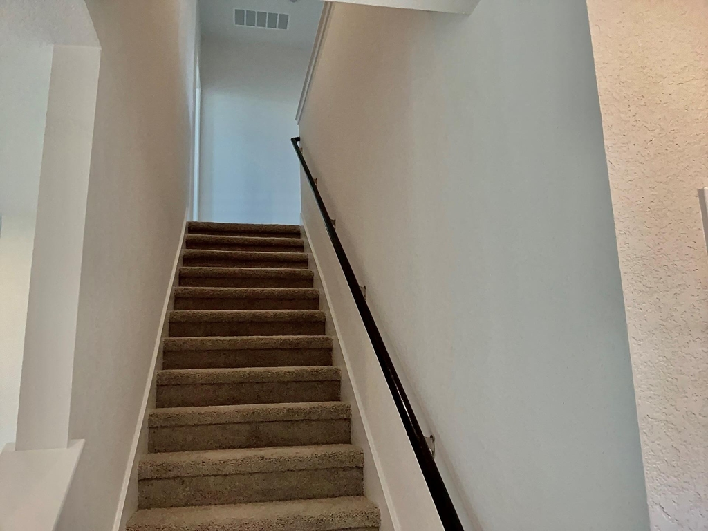 2204 Cornfield Dr - Photo 5
