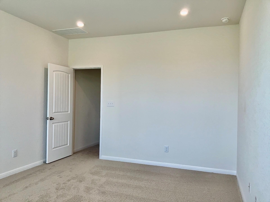 2204 Cornfield Dr - Photo 6