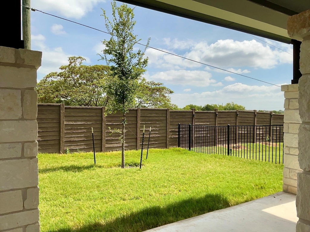 2204 Cornfield Dr - Photo 13