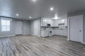1050 Fm 970 - Photo 2