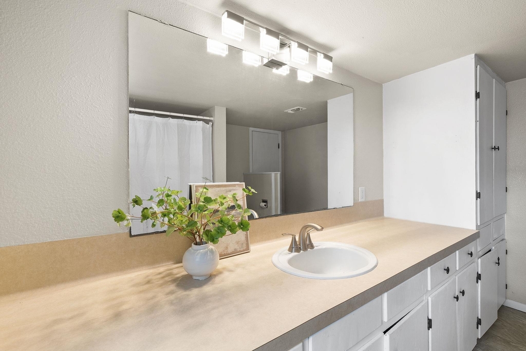 1700 W 7th St - Photo 18