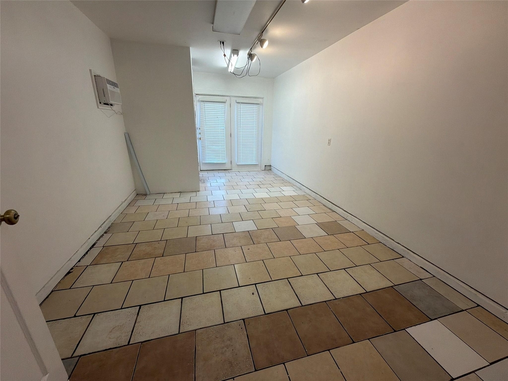 103 N Mockingbird Cir - Photo 5