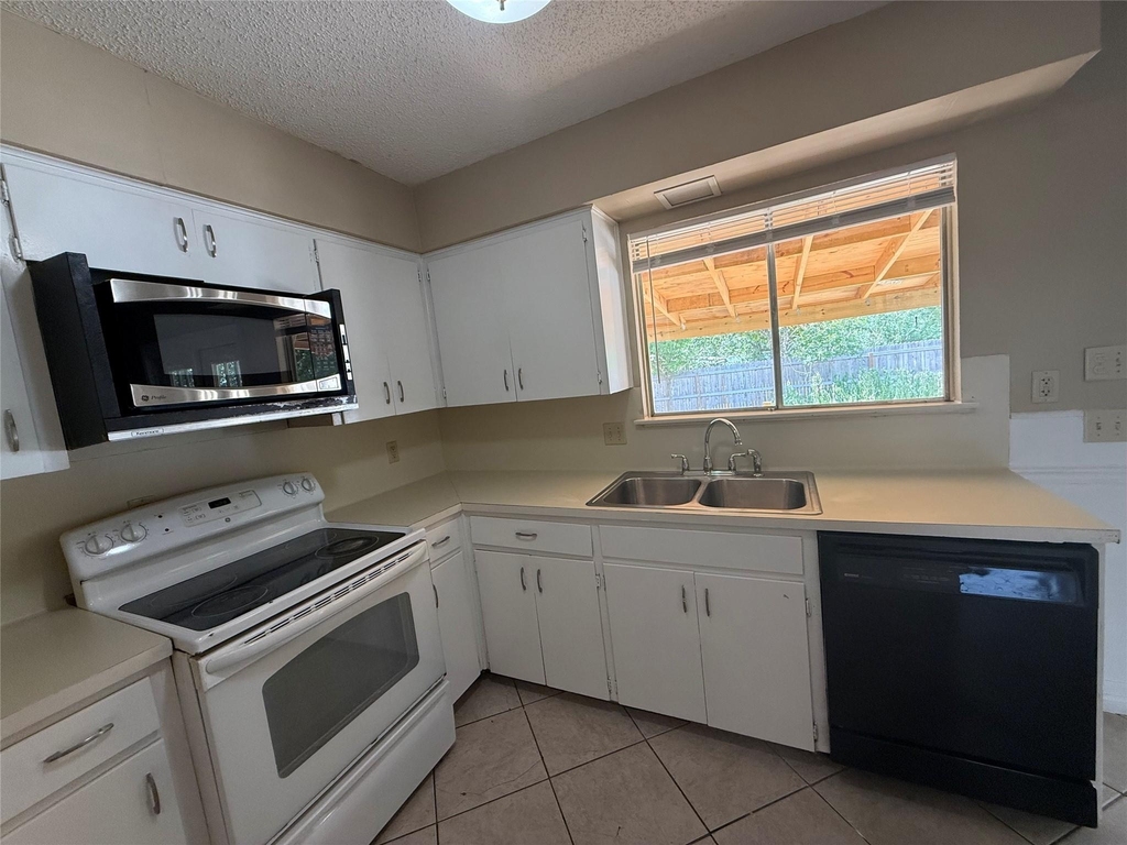 1510 Glen Burnie Dr - Photo 2