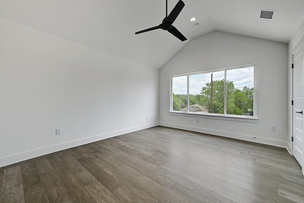 2308 Maxwell Ln - Photo 10