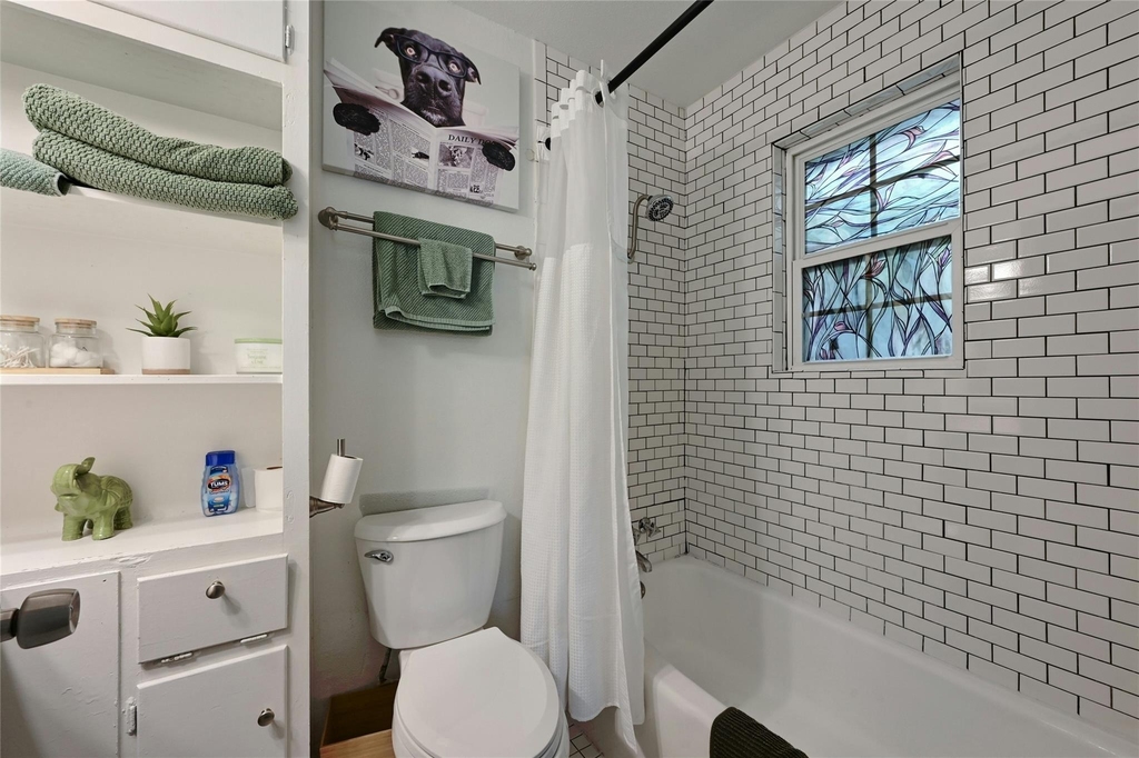 1103 Kenwood Ave - Photo 8