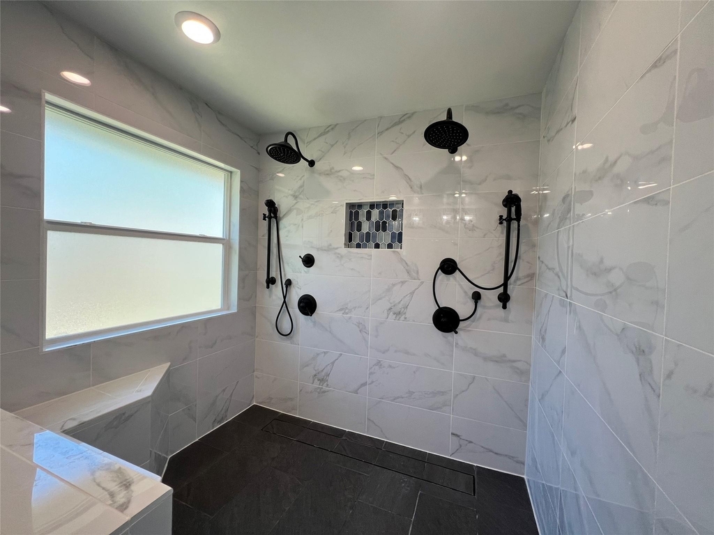 2908 Wadsworth Way - Photo 4