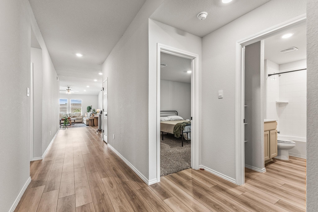 1427 Brookfield St - Photo 2
