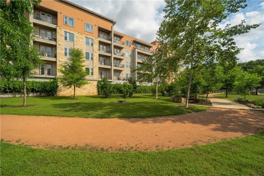 1900 Barton Springs Rd - Photo 20