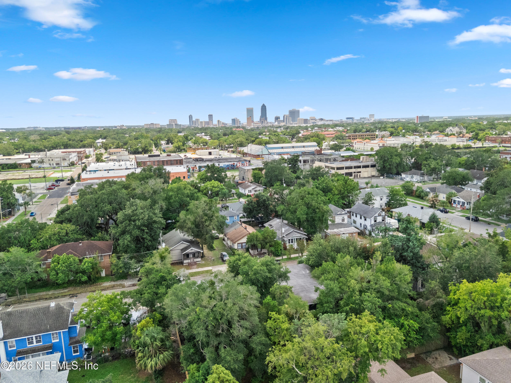 231 E 16th Street - Photo 18