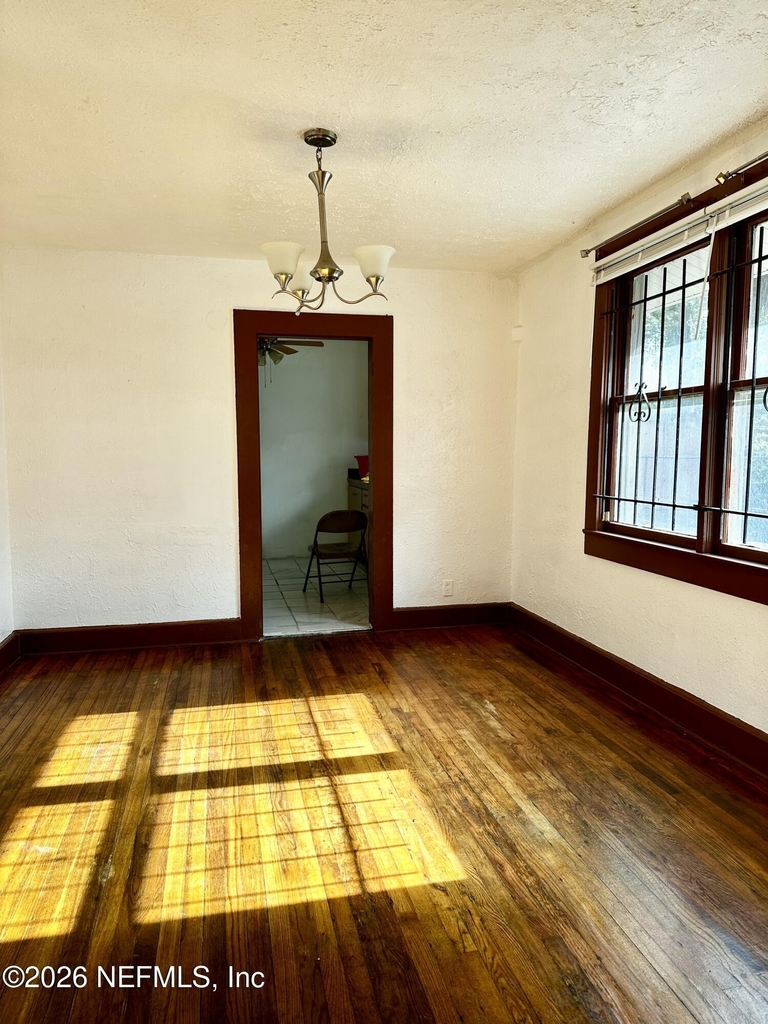 1851 W 19th Street - Photo 4