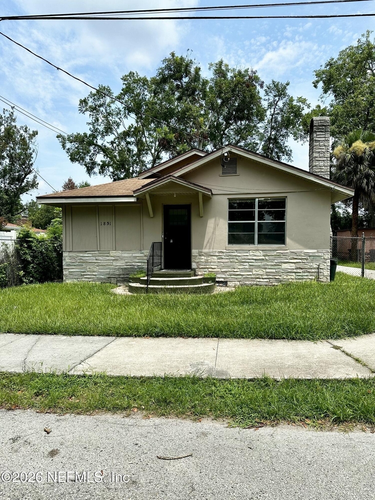 1851 W 19th Street - Photo 0