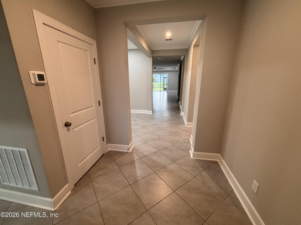 212 Willow Creek Court - Photo 2