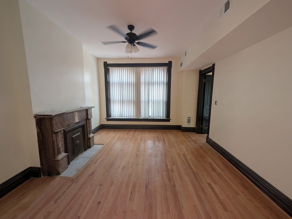 1481 W Erie Street - Photo 6