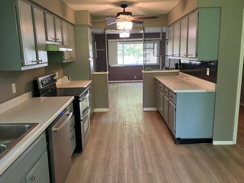 513 E Main Street - Photo 5