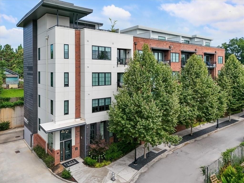 22 Airline Street Ne - Photo 0