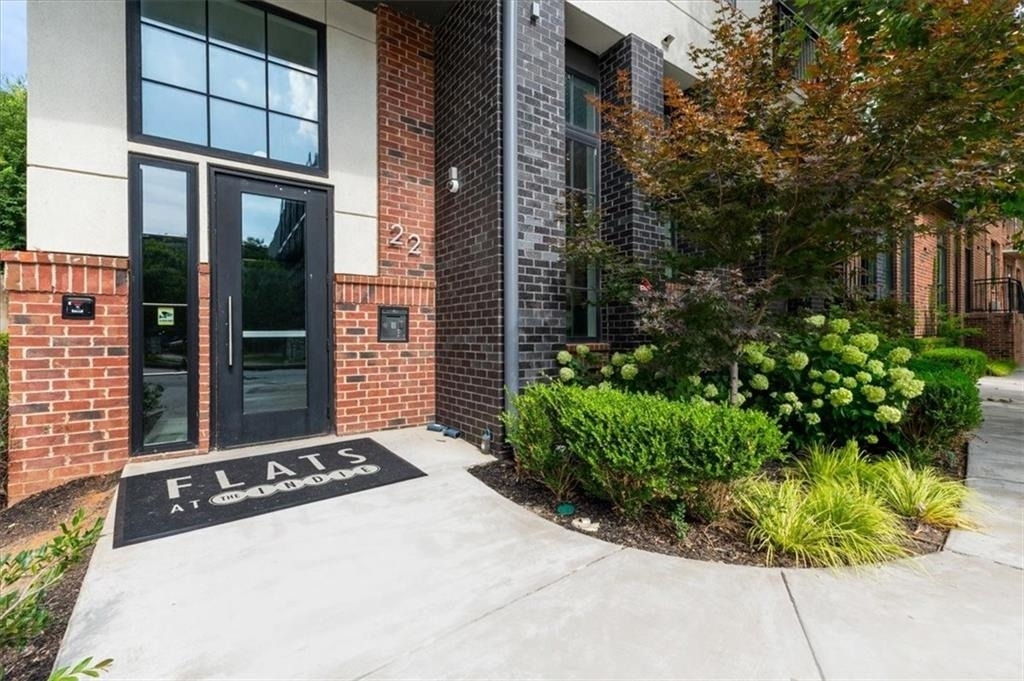 22 Airline Street Ne - Photo 1
