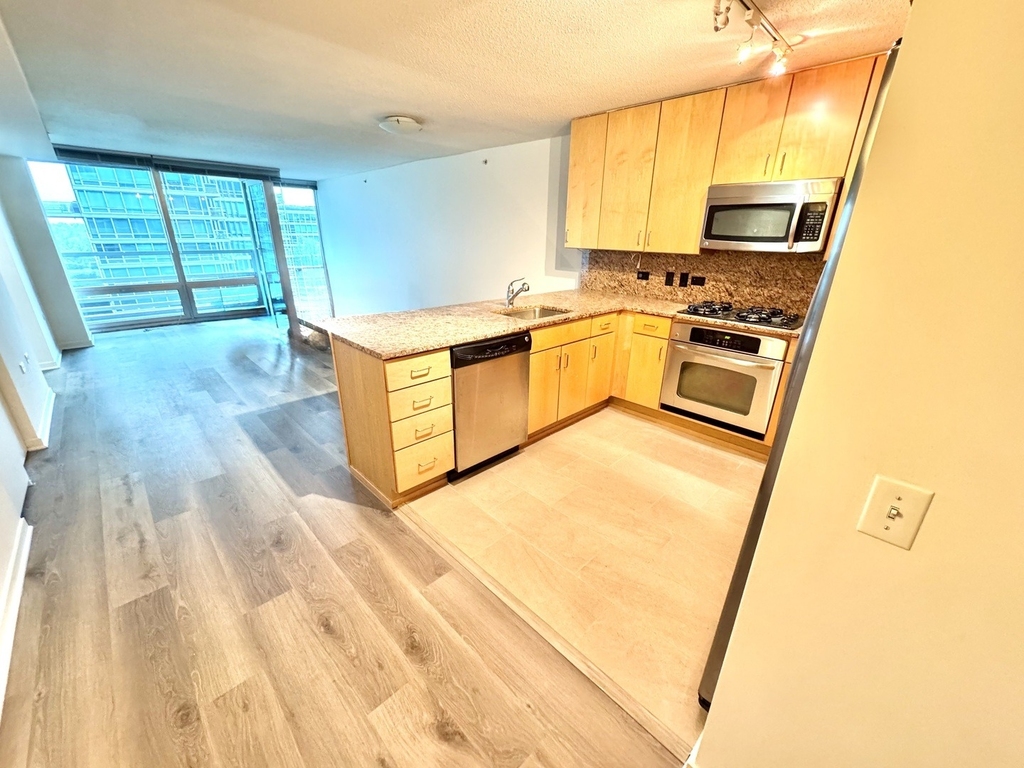 9725 Woods Drive - Photo 2