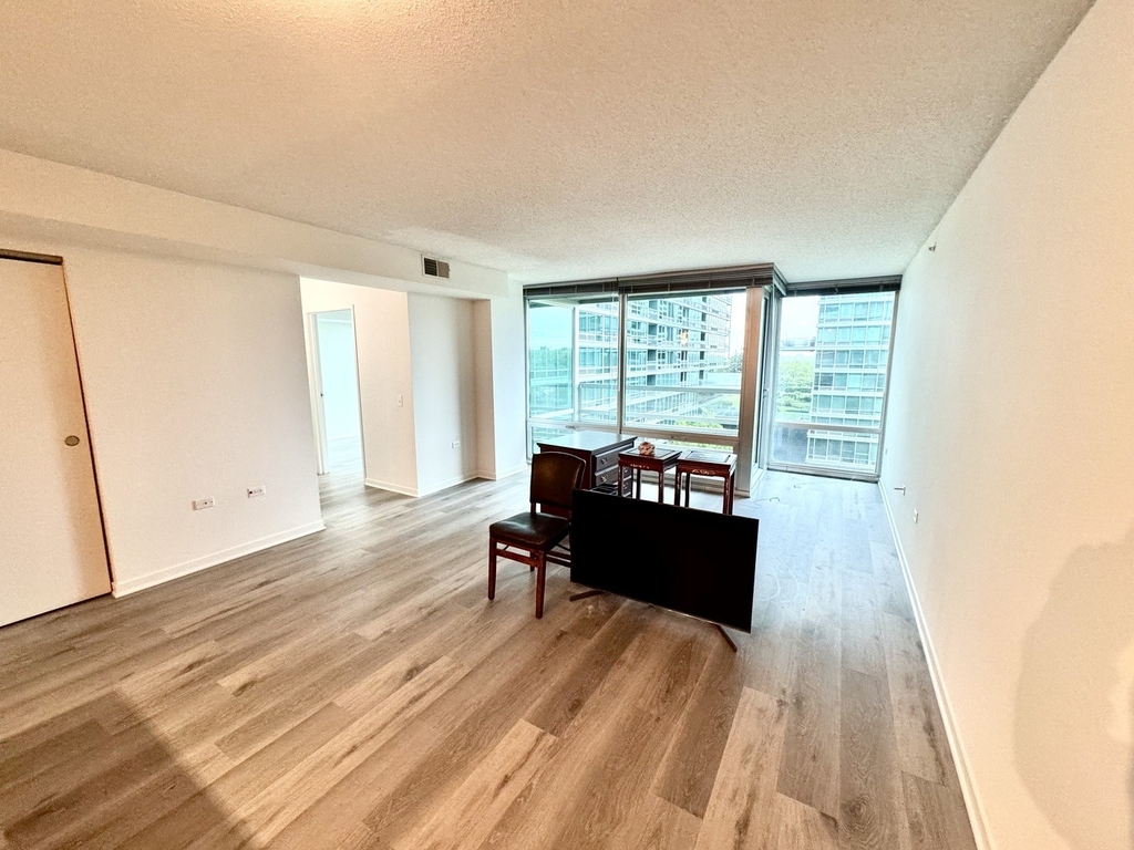 9725 Woods Drive - Photo 6