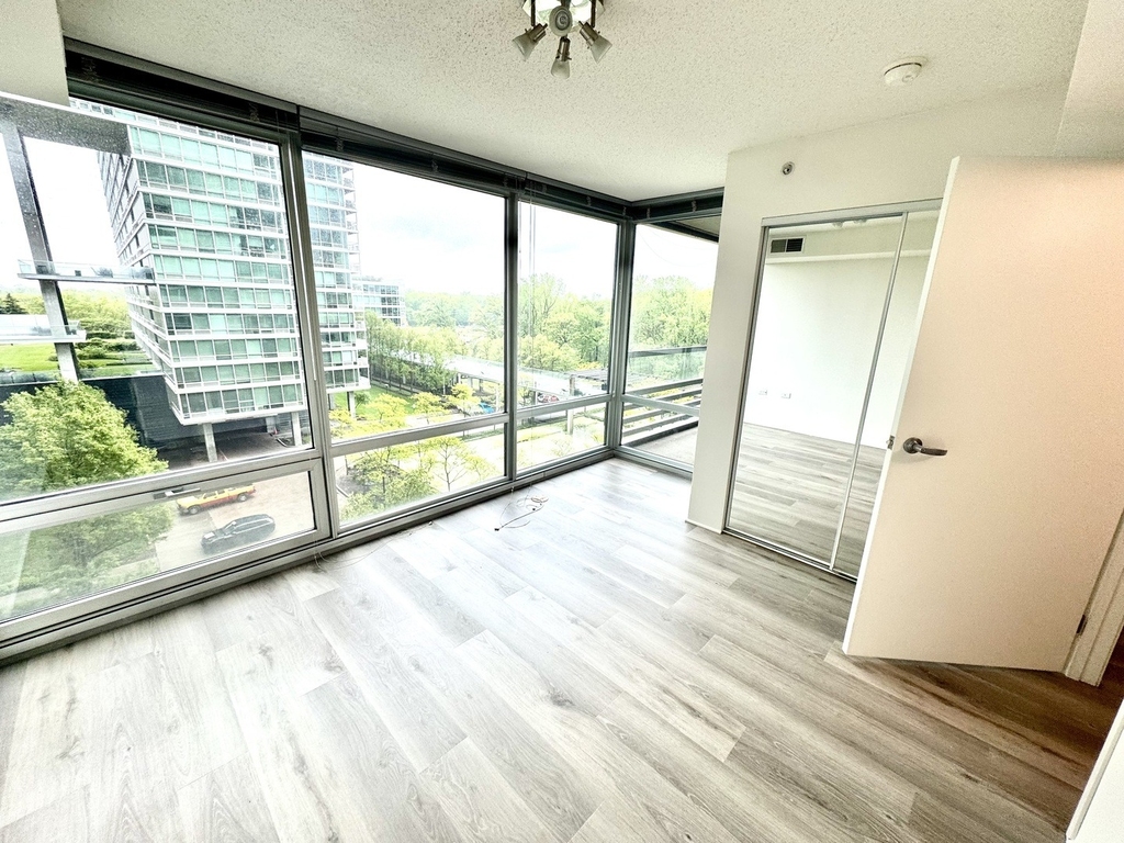 9725 Woods Drive - Photo 14
