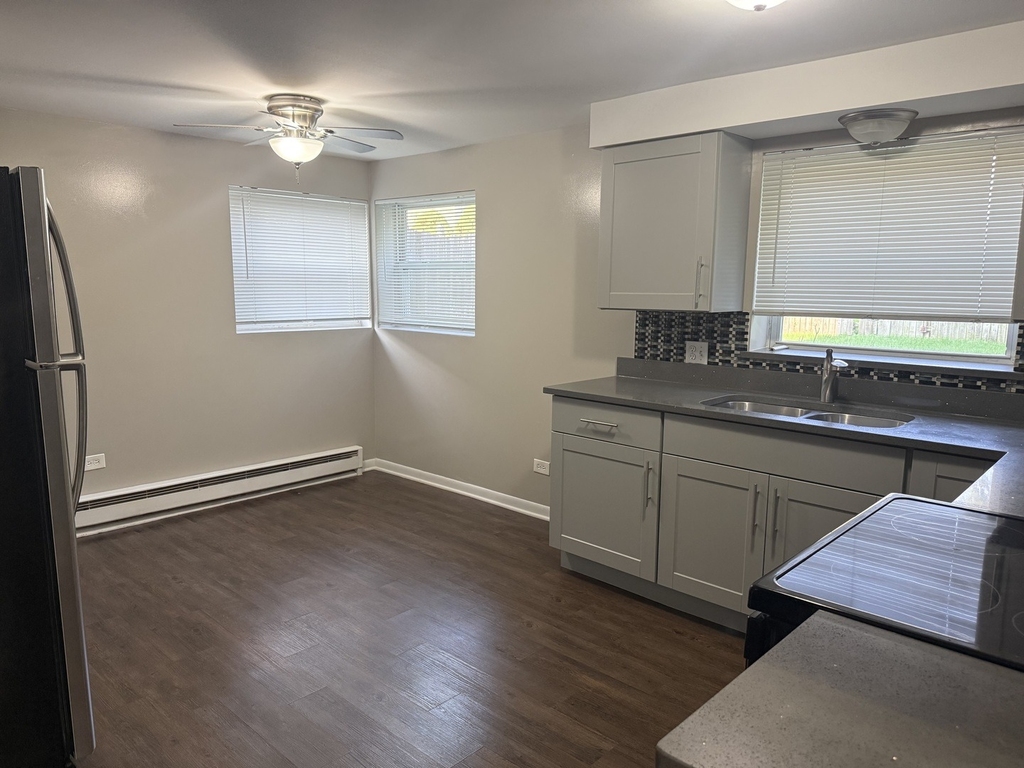 4225 Forest Avenue - Photo 5