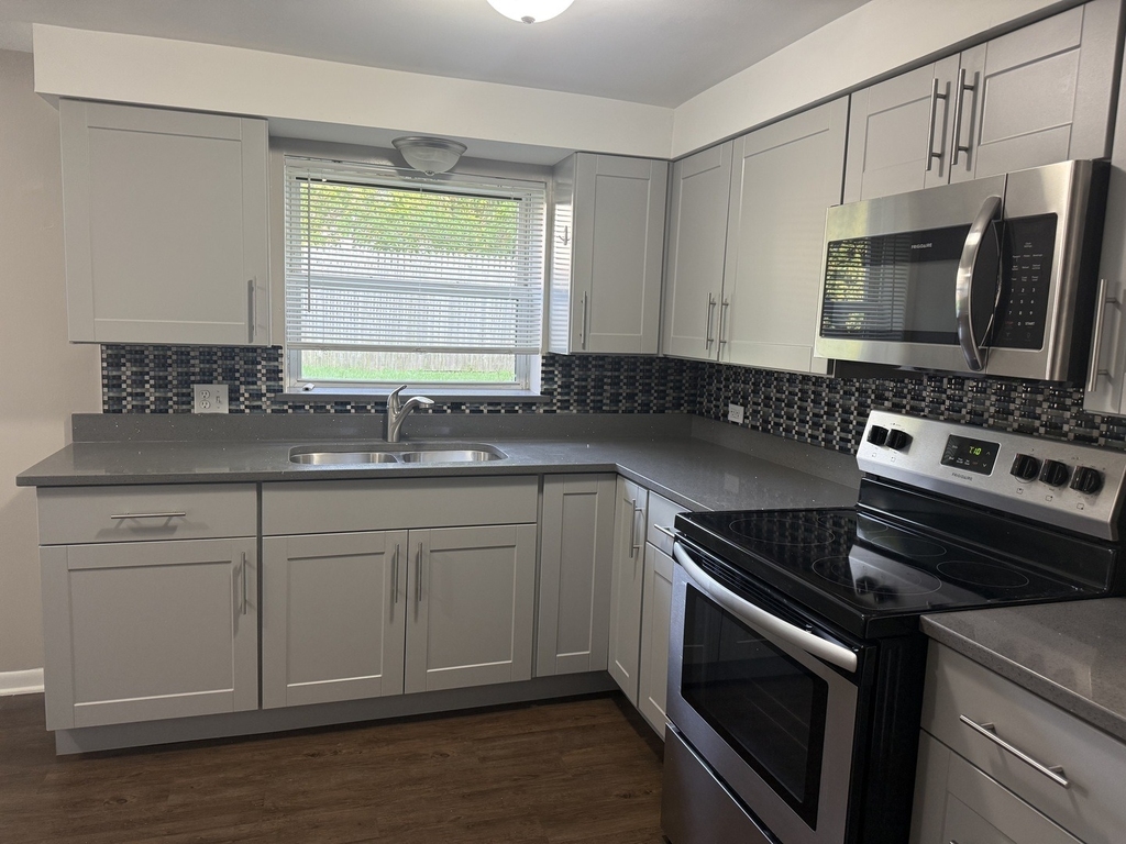 4225 Forest Avenue - Photo 4