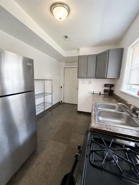834 N Christiana Avenue - Photo 1