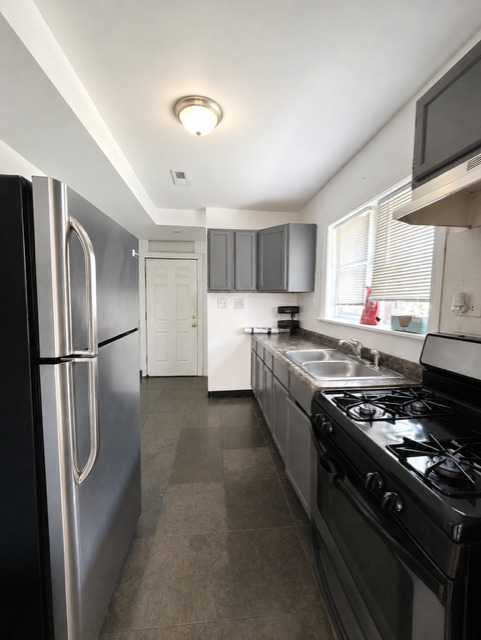 834 N Christiana Avenue - Photo 9