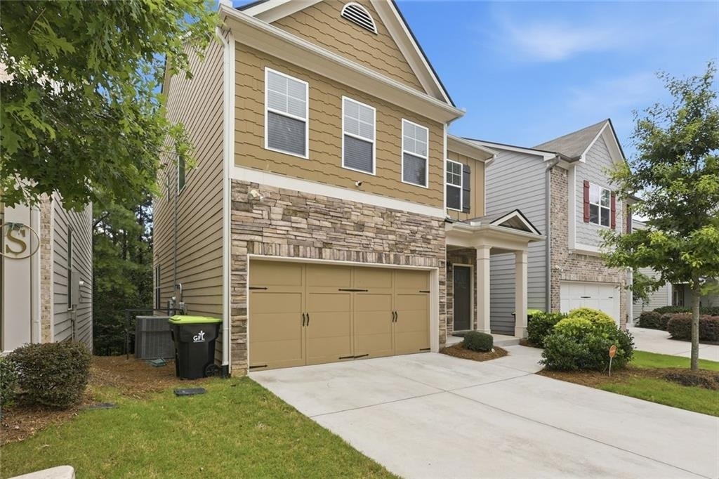 586 Morrow Lane Sw - Photo 1