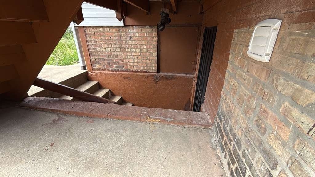 8210 S Marshfield Avenue - Photo 13