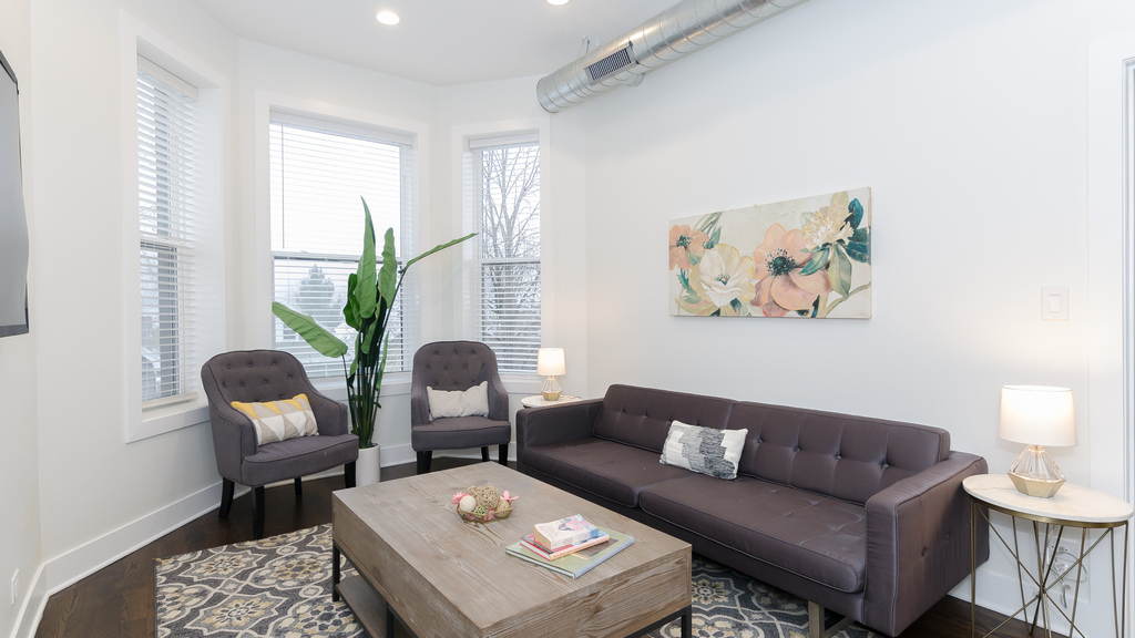 1458 W Pensacola Avenue - Photo 1