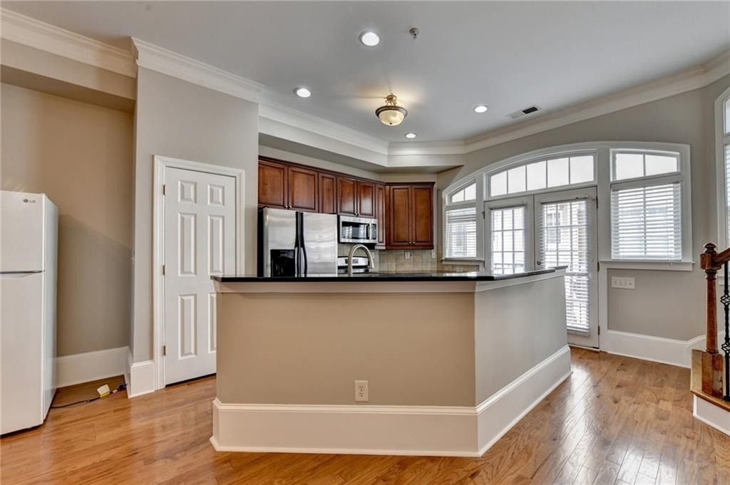 813 Clifton Heights Lane Ne - Photo 10